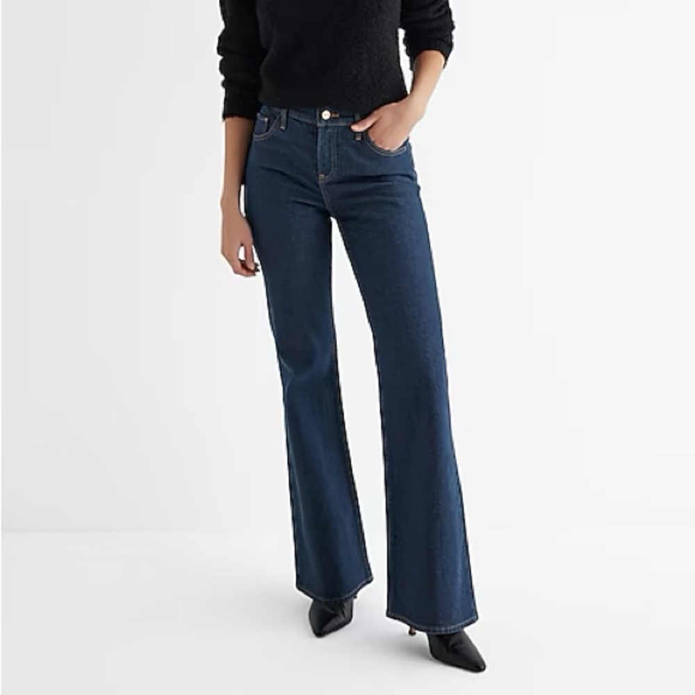 NWT BRAND NEW Women’s Express Mid Rise 70’s Flare Dark Wash Jeans Size 1…